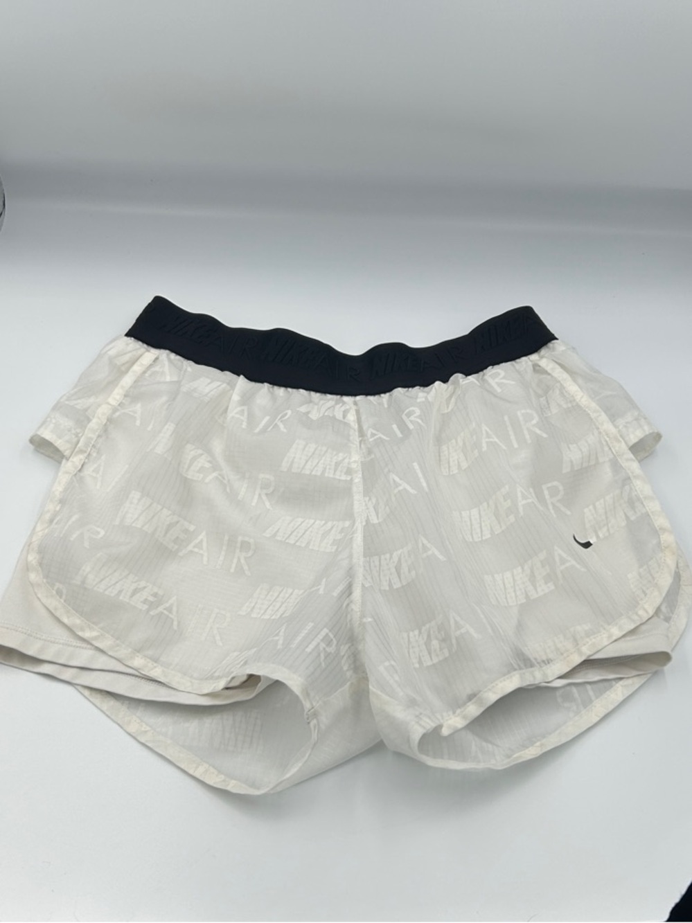 Nike Air Women’s 2-in-1 Running Shorts White Black Allover Print Logo Size S